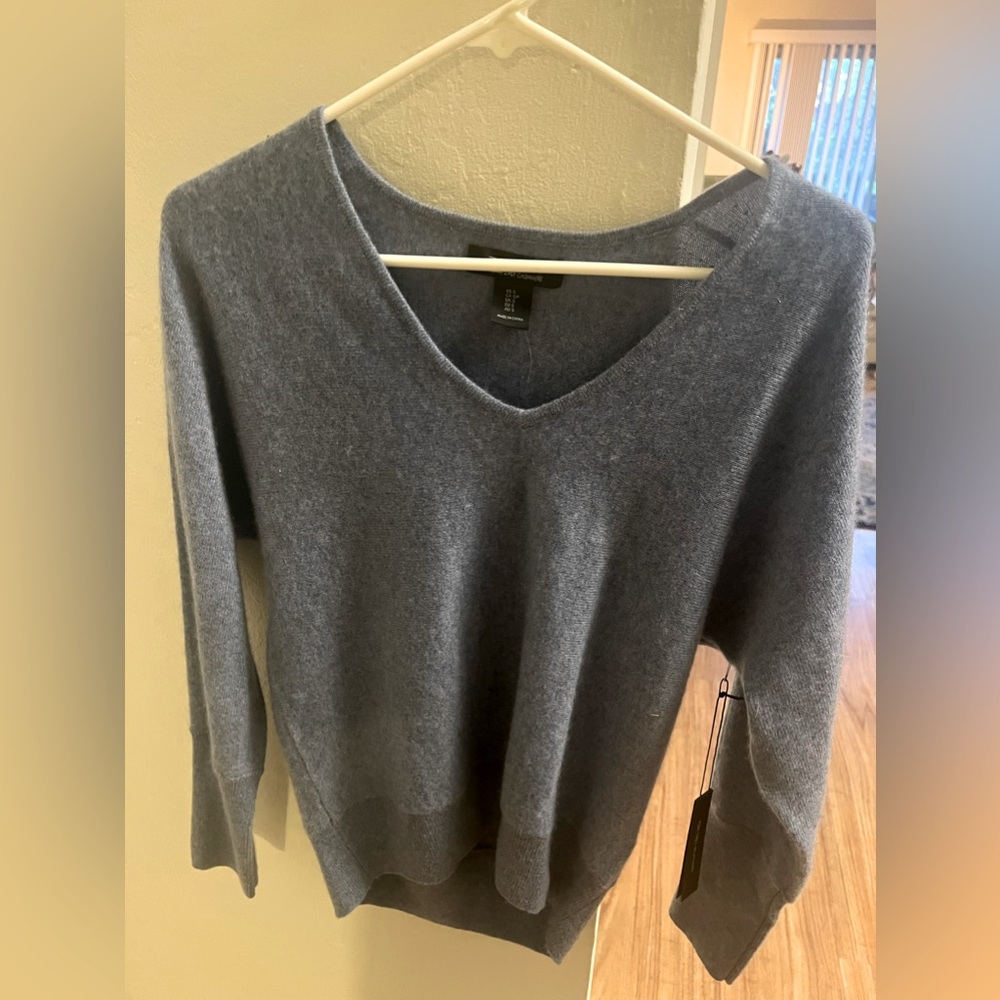 NEW with tags Tahari 100% 2-Ply Cashmere Sweater Size Small light blue